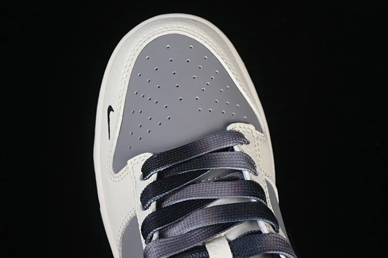 All categories Nk SB Dunk Series Nk SB Dunk Low High-end customized low-top sneakers Nike SB Dunk Low Stone Island joint beige and black stitching Anniversary high-end customized low-top casual sneakers JP8028-041